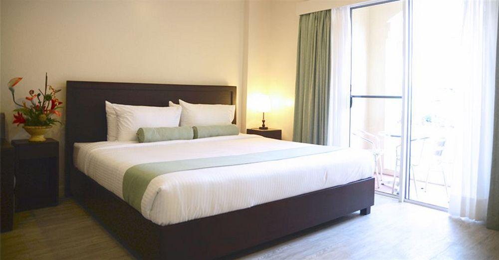 Subic Coco Hotel Olongapo Exterior foto