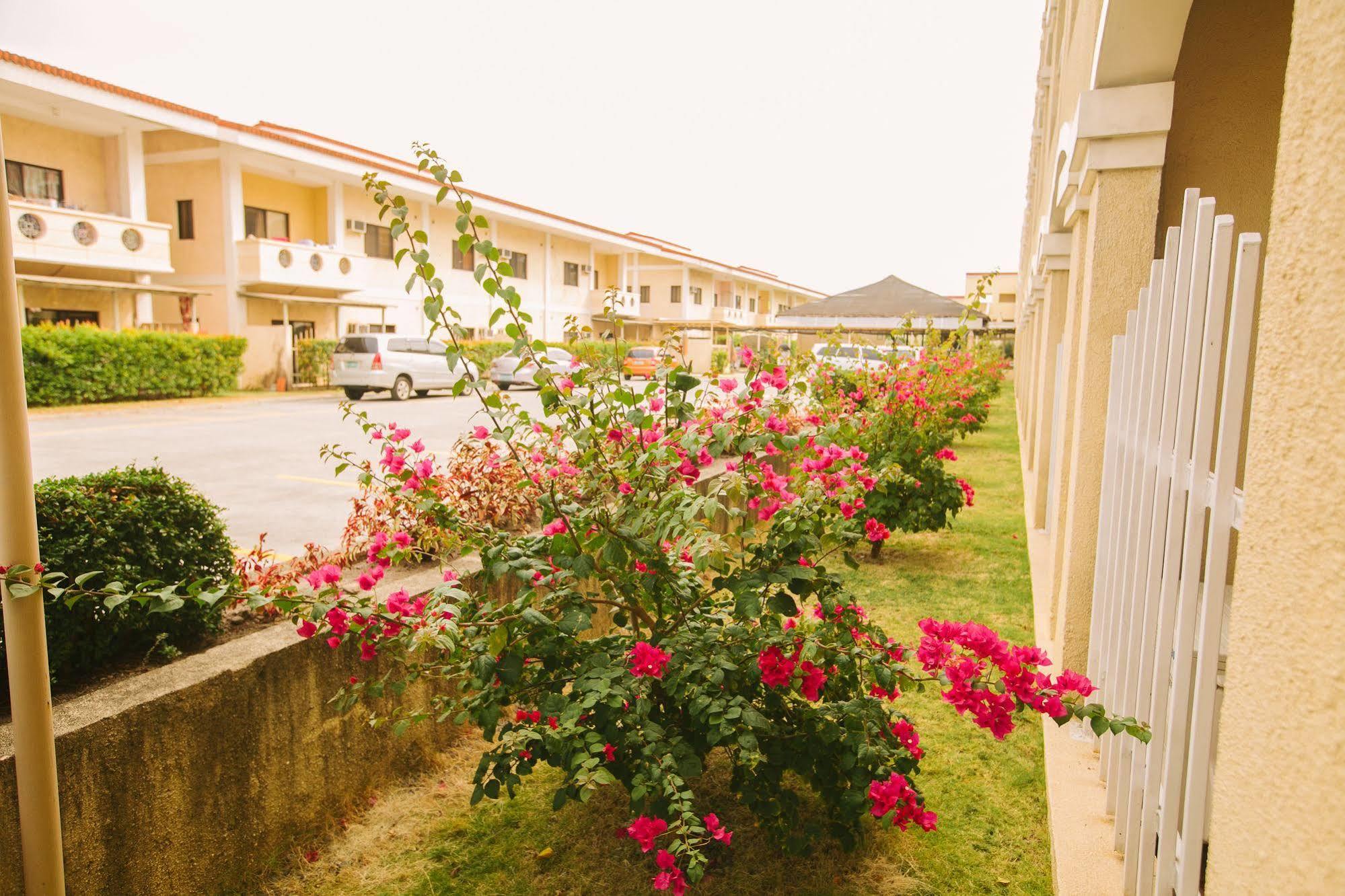 Subic Coco Hotel Olongapo Exterior foto
