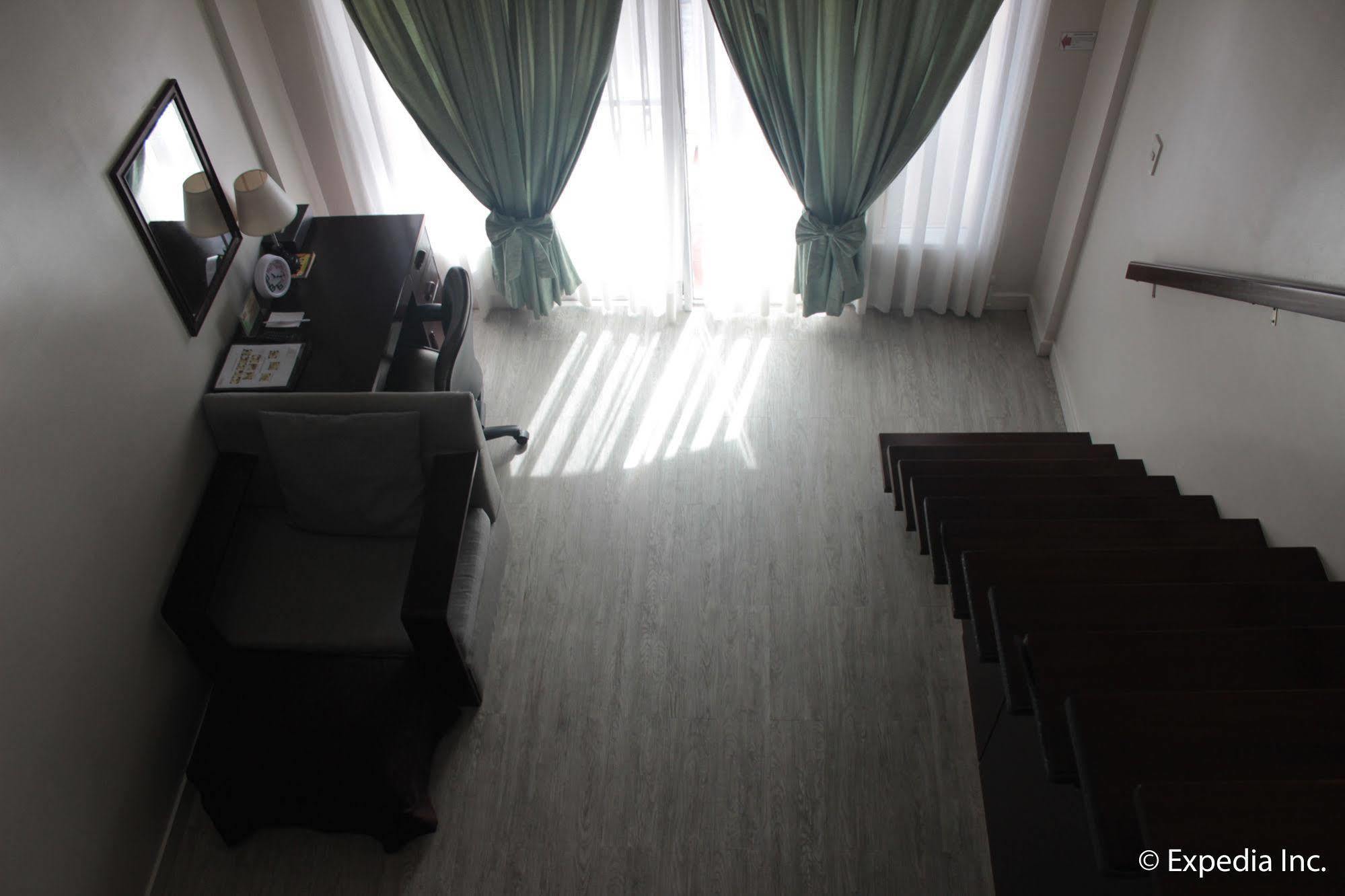 Subic Coco Hotel Olongapo Exterior foto