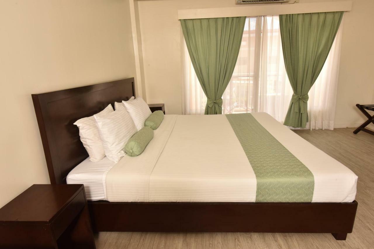 Subic Coco Hotel Olongapo Exterior foto